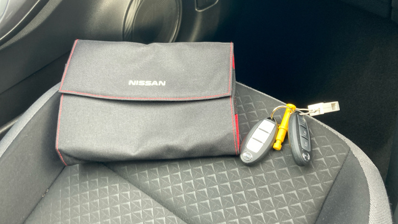 Nissan Juke 1.0 DiG-T 114 N-Connecta 5dr Petrol Hatchback